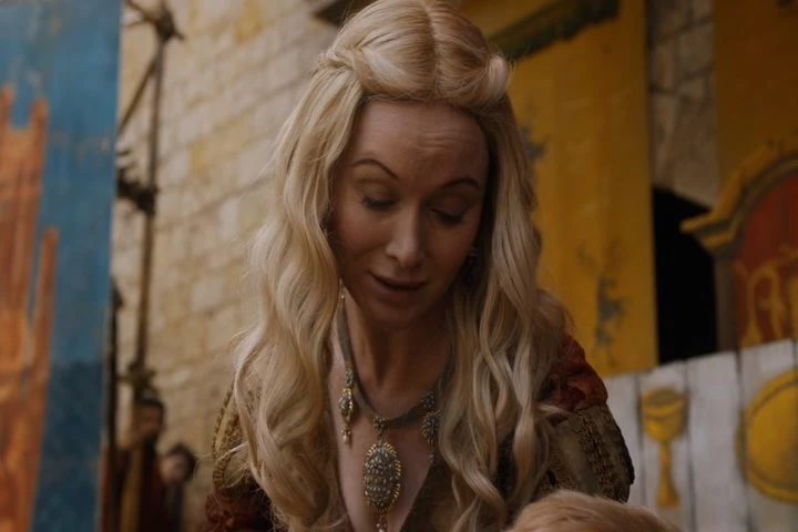 My child king, hush.
My child king, hush.